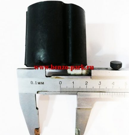 Амортизатор штанги (уплотнитель) бензокос с объемом двигателя 26-52 см3, под штангу диаметром 26мм (толстый, под низкую корзину)