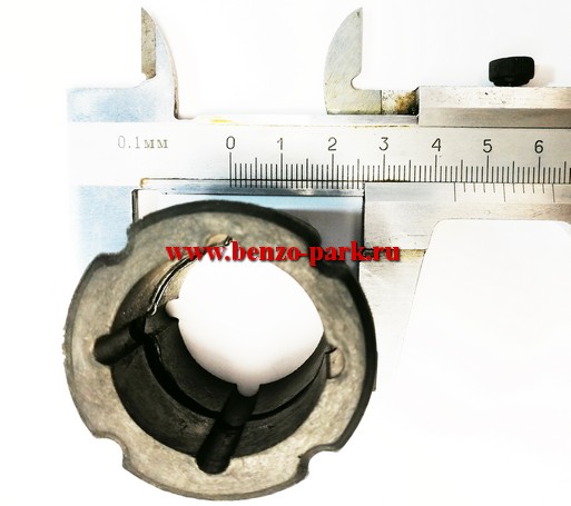 Амортизатор штанги (уплотнитель) бензокос с объемом двигателя 26-52 см3, под штангу диаметром 26мм (толстый, под низкую корзину)