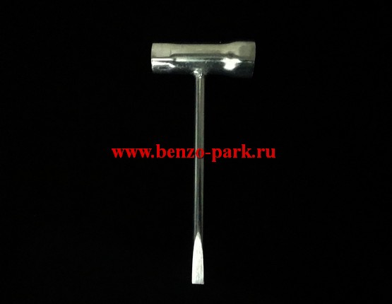 Комбинированный свечной ключ для бензопил Урал отечественного производства 
