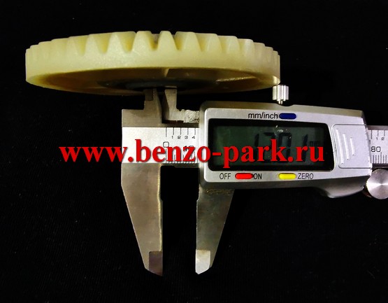 Пластиковая шестерня для цепных электропил (43 зуба, наружный диаметр 84,5мм)