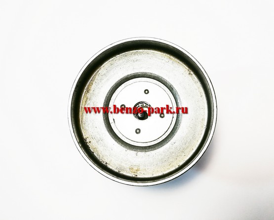 Чашка (тарелка) сцепления в сборе для бензокос с объемом двигателя 25 см3 и 30 см3 (бензокосы с передним стартером), под трос квадрат